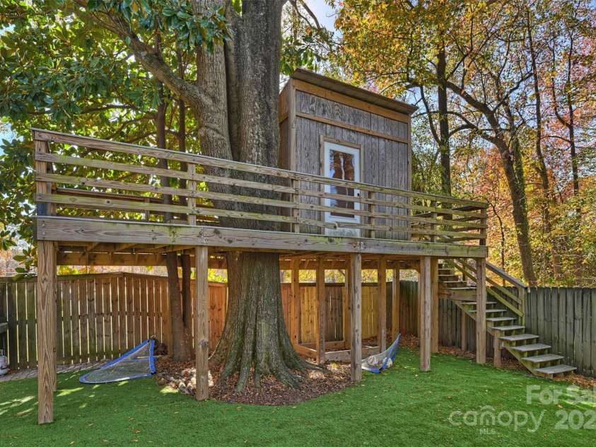 3304 Josephine Court, Charlotte, NC 28205.  MLS# CAR4319912, YatesRealty ID 48912. Check out this COOL treehouse!