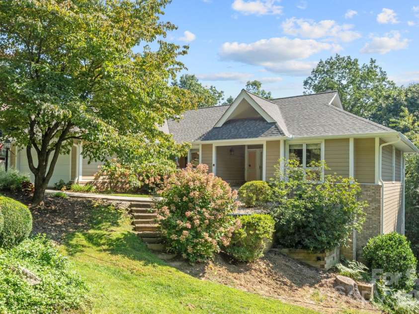 324 DAWNBROOK Drive, Flat Rock, NC 28731.  MLS# CAR4421615, YatesRealty ID 48916. 