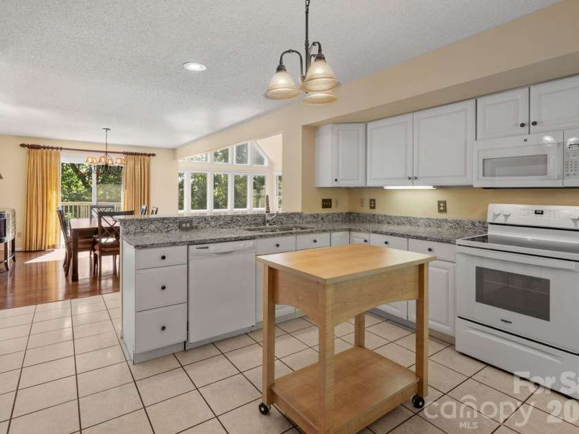 324 DAWNBROOK Drive, Flat Rock, NC 28731.  MLS# CAR4421615, YatesRealty ID 48916. 