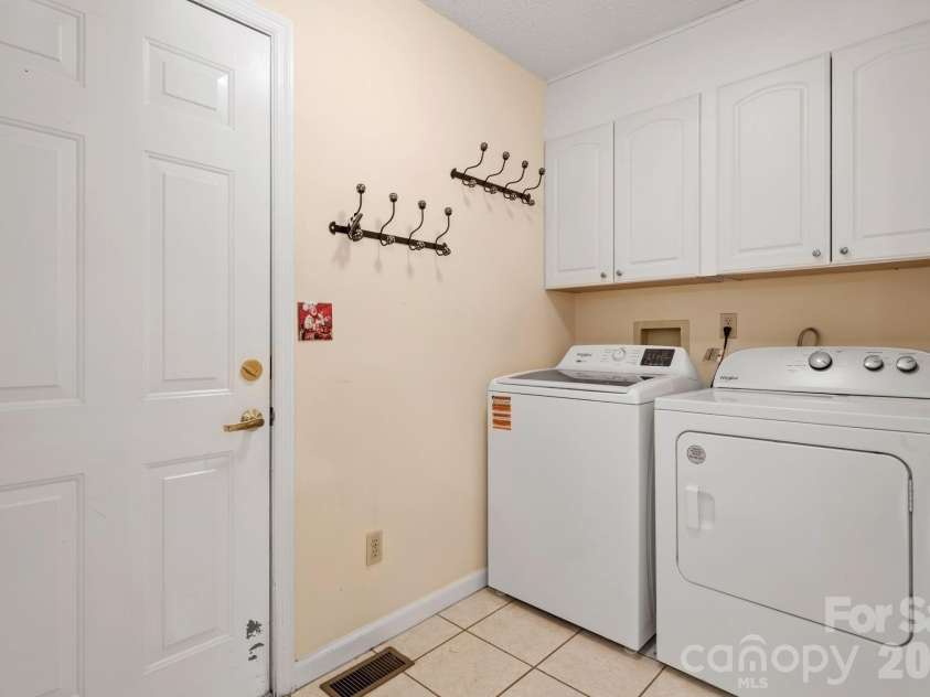 324 DAWNBROOK Drive, Flat Rock, NC 28731.  MLS# CAR4421615, YatesRealty ID 48916. 