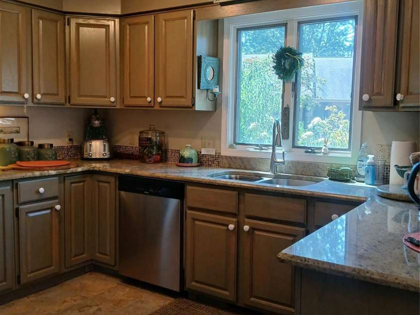 304 red oak Drive, Hendersonville, NC 28791.  MLS# CAR4420508, YatesRealty ID 48919. Kitchen
