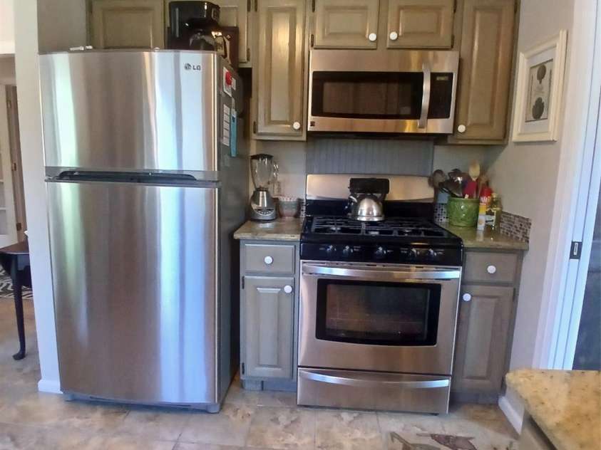 304 red oak Drive, Hendersonville, NC 28791.  MLS# CAR4420508, YatesRealty ID 48919. Kitchen