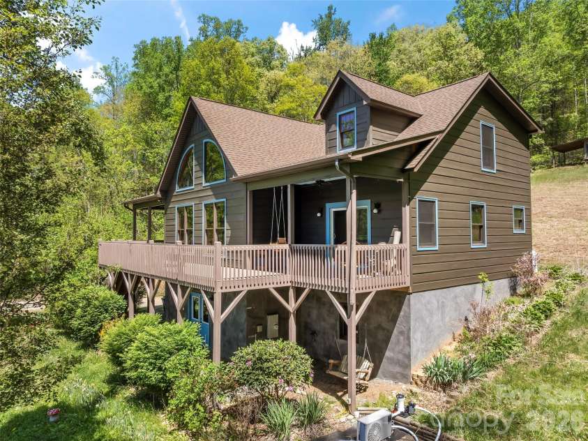 110 Mailon King Road, Leicester, NC 28748.  MLS# CAR4343106, YatesRealty ID 4892. 