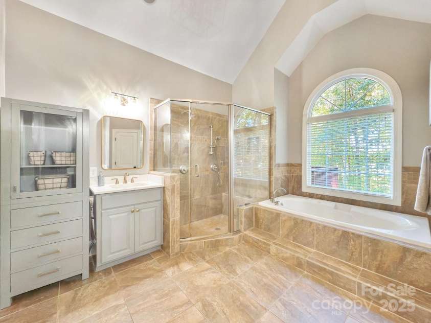 128 Archbell Point Lane, Mooresville, NC 28117.  MLS# CAR4192948, YatesRealty ID 4892. Primary Suite Bath
