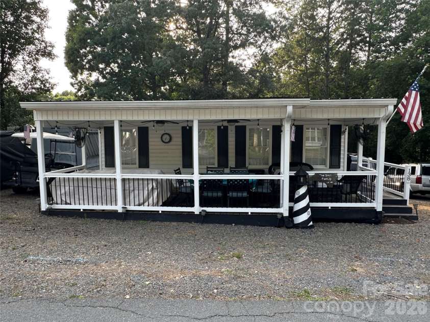 138 Marina Drive, New London, NC 28127.  MLS# CAR4398855, YatesRealty ID 48921. 