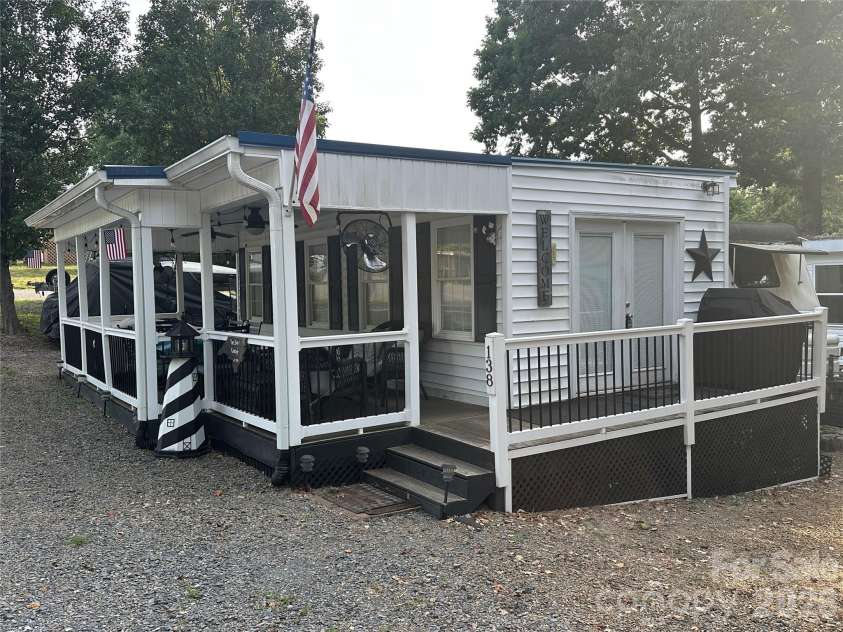 138 Marina Drive, New London, NC 28127.  MLS# CAR4398855, YatesRealty ID 48921. 