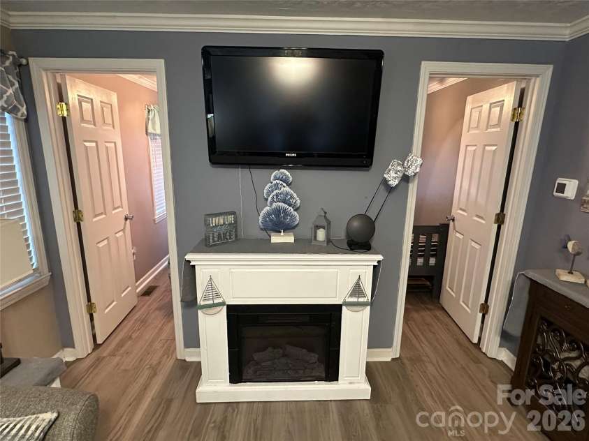 138 Marina Drive, New London, NC 28127.  MLS# CAR4398855, YatesRealty ID 48921. 
