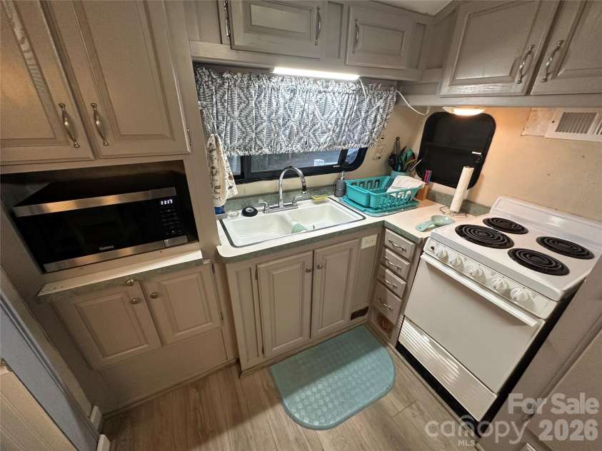 138 Marina Drive, New London, NC 28127.  MLS# CAR4398855, YatesRealty ID 48921. 