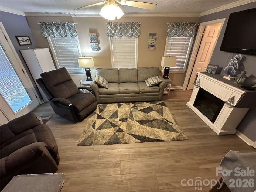 138 Marina Drive, New London, NC 28127.  MLS# CAR4398855, YatesRealty ID 48921. 