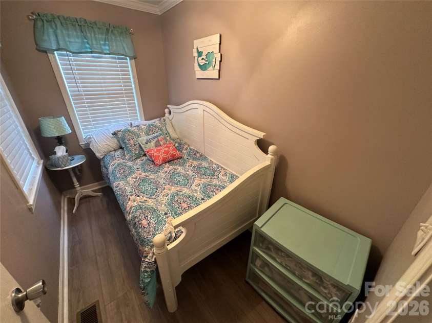 138 Marina Drive, New London, NC 28127.  MLS# CAR4398855, YatesRealty ID 48921. 