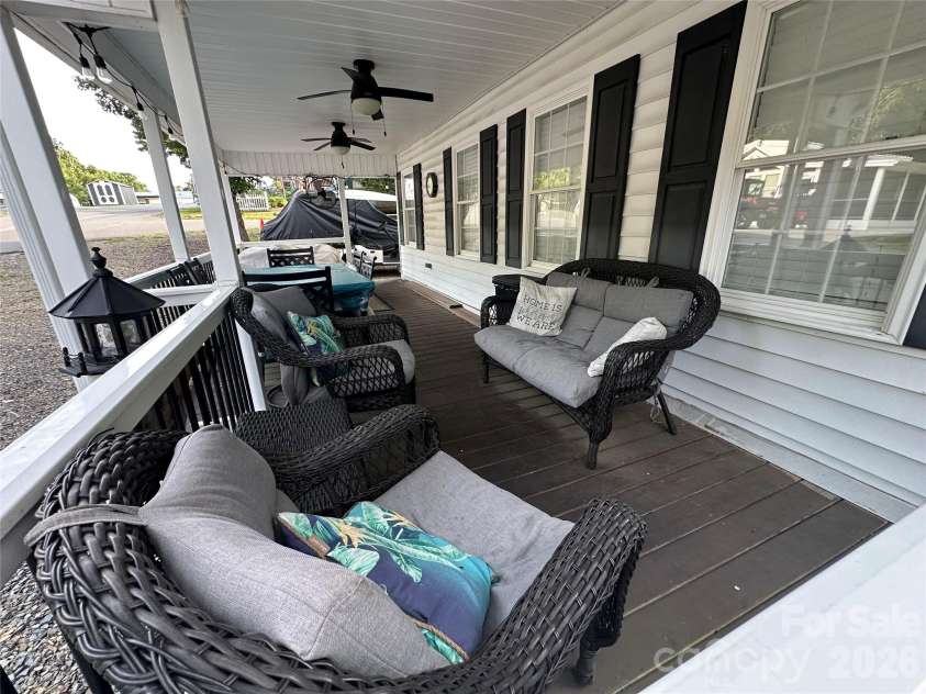 138 Marina Drive, New London, NC 28127.  MLS# CAR4398855, YatesRealty ID 48921. 