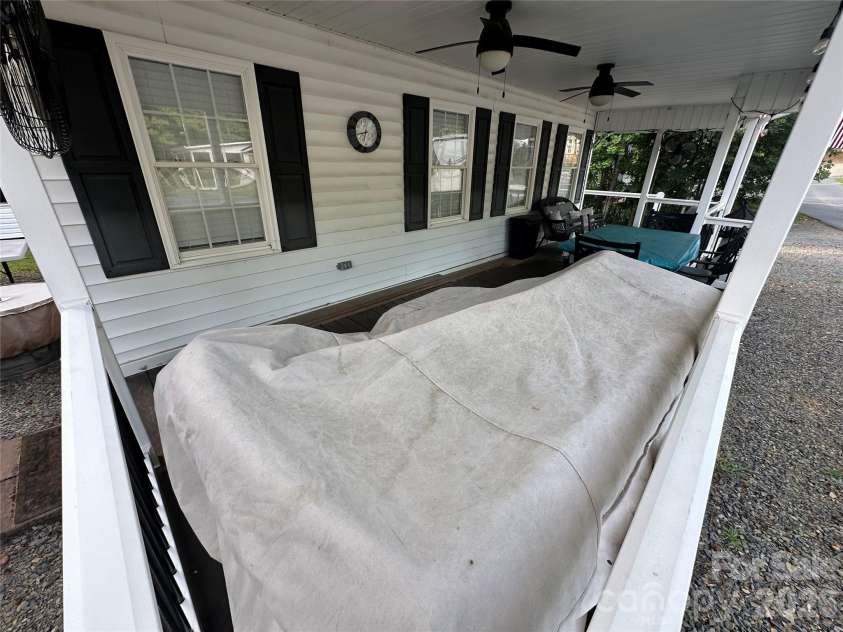 138 Marina Drive, New London, NC 28127.  MLS# CAR4398855, YatesRealty ID 48921. 