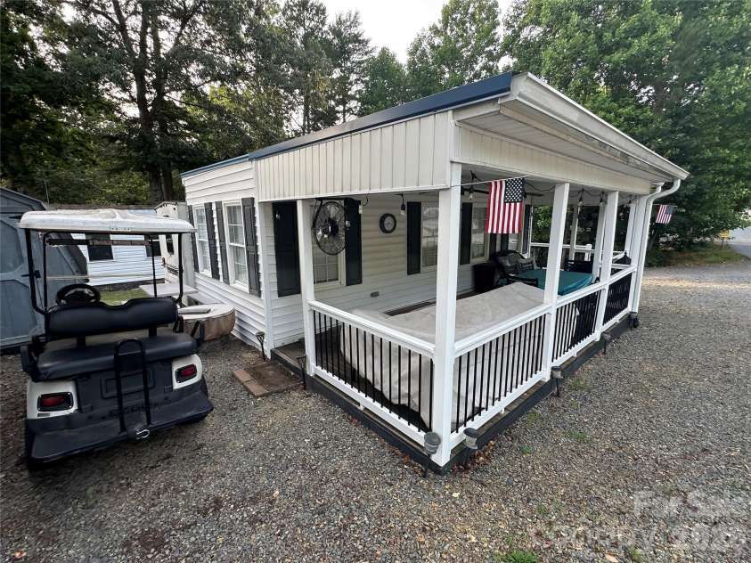 138 Marina Drive, New London, NC 28127.  MLS# CAR4398855, YatesRealty ID 48921. 