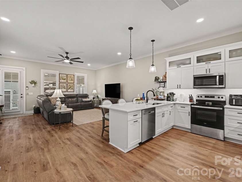 131 F Street, Kannapolis, NC 28081.  MLS# CAR4420565, YatesRealty ID 48928. 