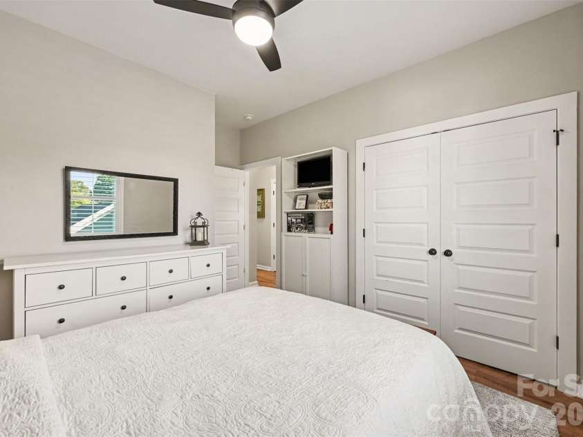 131 F Street, Kannapolis, NC 28081.  MLS# CAR4420565, YatesRealty ID 48928. 