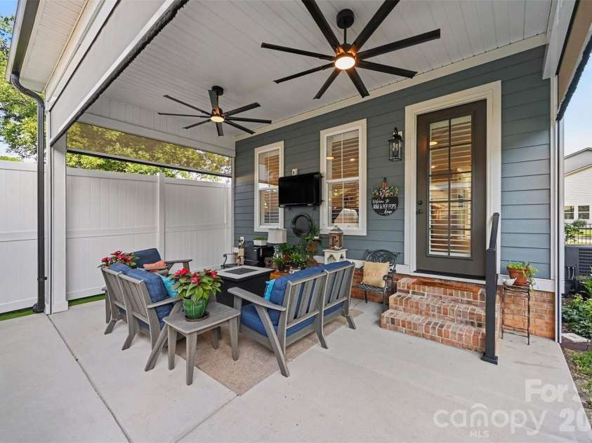 131 F Street, Kannapolis, NC 28081.  MLS# CAR4420565, YatesRealty ID 48928. 