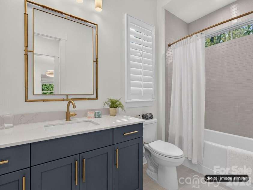 128 Willow View Loop, Davidson, NC 28036.  MLS# CAR4403823, YatesRealty ID 48929. Bedroom 3 Ensuite Bathroom
