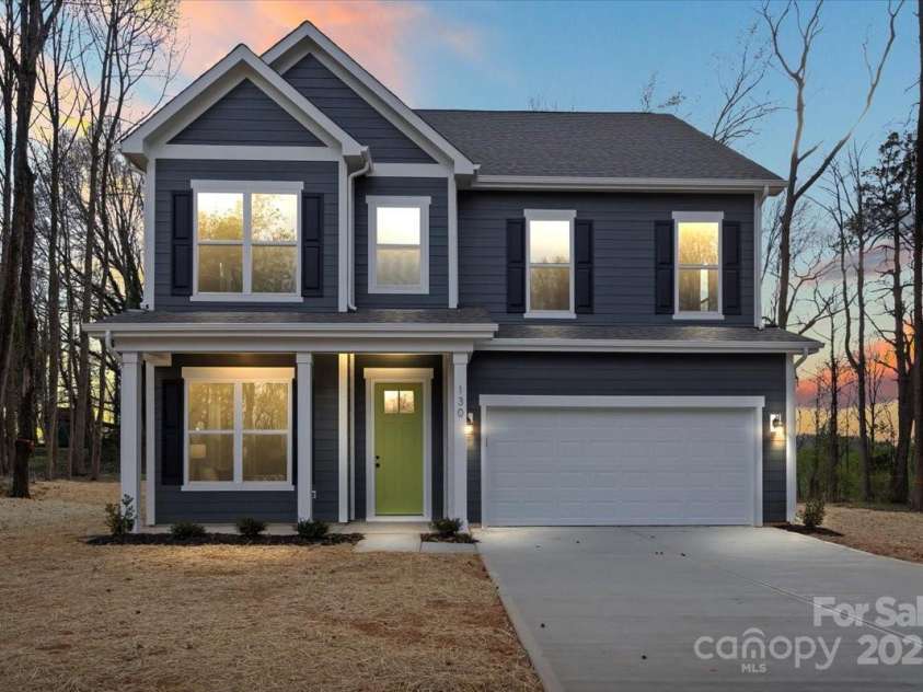 130 Big Oak Lane, Statesville, NC 28625.  MLS# CAR4239374, YatesRealty ID 4893. 