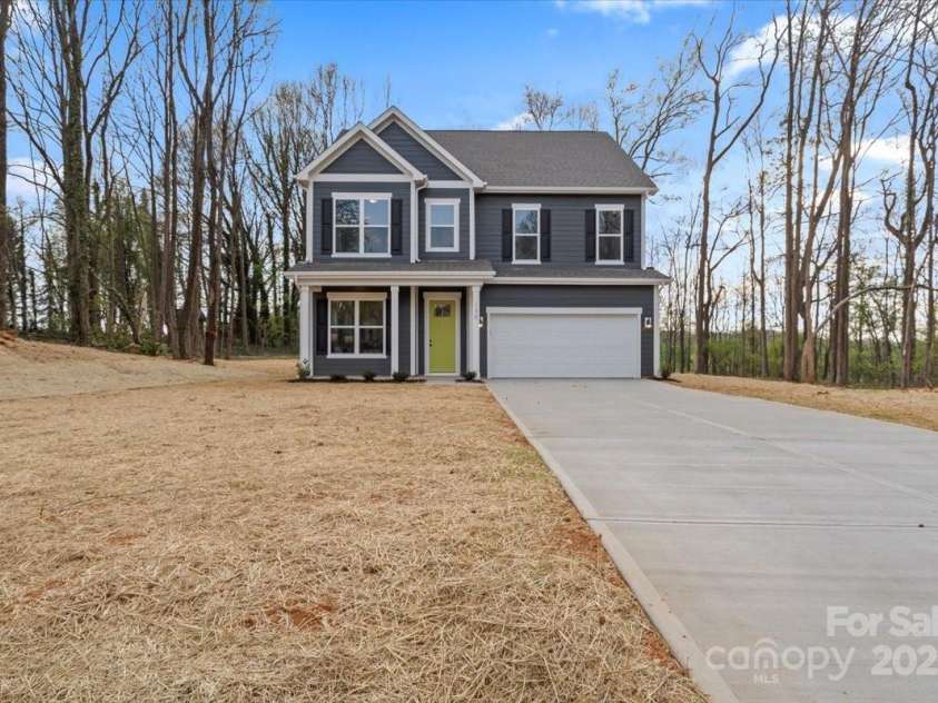 130 Big Oak Lane, Statesville, NC 28625.  MLS# CAR4239374, YatesRealty ID 4893. 