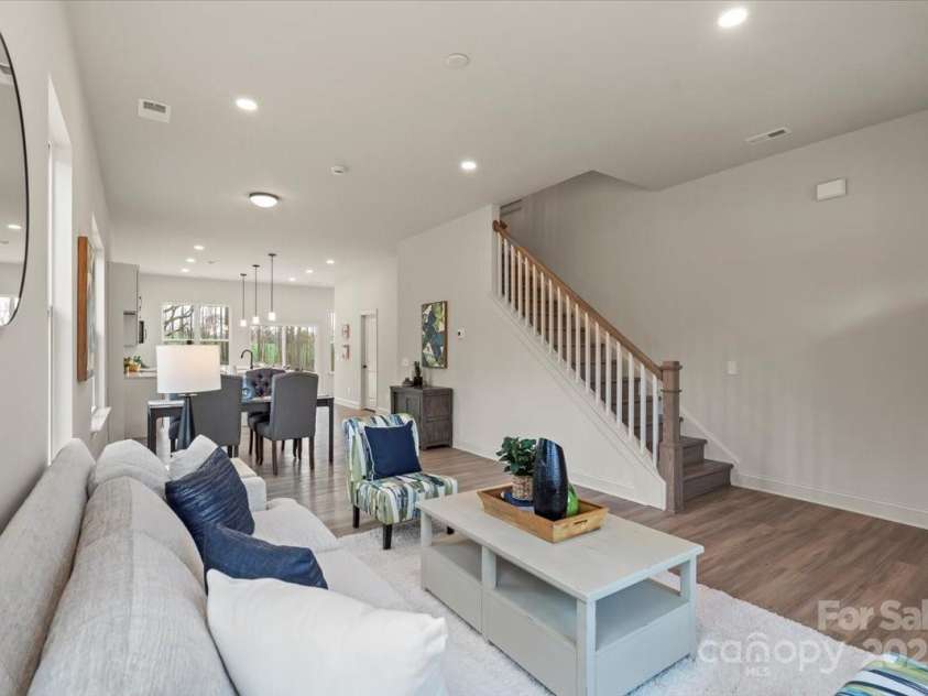 130 Big Oak Lane, Statesville, NC 28625.  MLS# CAR4239374, YatesRealty ID 4893. 