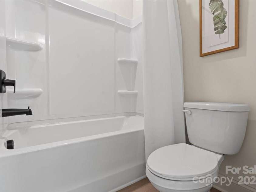 130 Big Oak Lane, Statesville, NC 28625.  MLS# CAR4239374, YatesRealty ID 4893. 