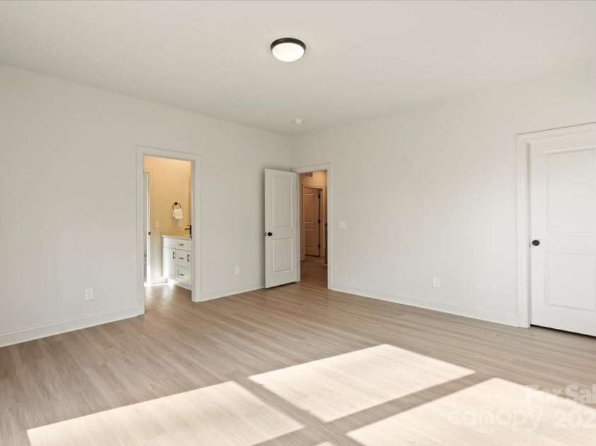 130 Big Oak Lane, Statesville, NC 28625.  MLS# CAR4239374, YatesRealty ID 4893. 