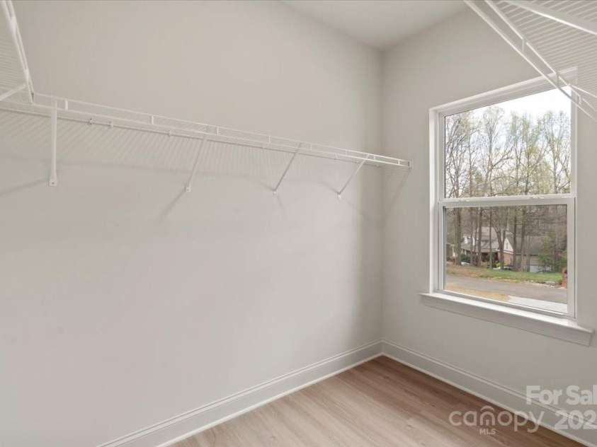 130 Big Oak Lane, Statesville, NC 28625.  MLS# CAR4239374, YatesRealty ID 4893. 