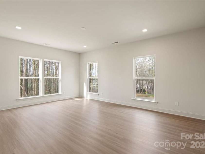 130 Big Oak Lane, Statesville, NC 28625.  MLS# CAR4239374, YatesRealty ID 4893. Bonus/Flex Room