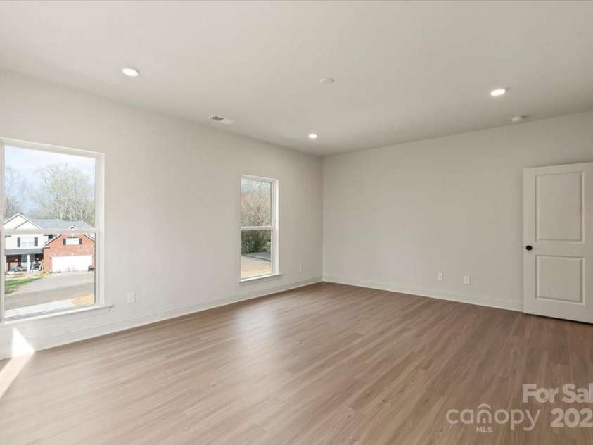 130 Big Oak Lane, Statesville, NC 28625.  MLS# CAR4239374, YatesRealty ID 4893. Bonus/Flex Room