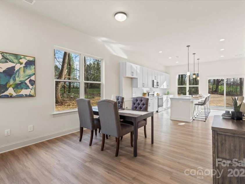 130 Big Oak Lane, Statesville, NC 28625.  MLS# CAR4239374, YatesRealty ID 4893. Dining Area