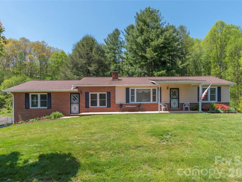 96 Tower Lane, Waynesville, NC 28786.  MLS# CAR4340844, YatesRealty ID 4893. 
