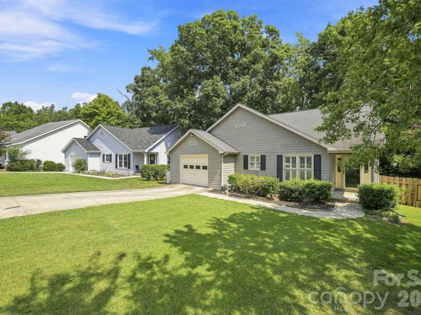 167 Sea Island Boulevard, Fort Mill, SC 29708.  MLS# CAR4420678, YatesRealty ID 48930. 