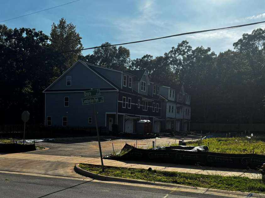 436 Drury Drive, Charlotte, NC 28206.  MLS# CAR4408699, YatesRealty ID 48934. 