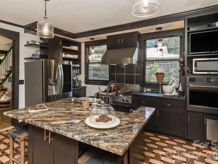 293 Fairview Road, Asheville, NC 28803.  MLS# CAR4421147, YatesRealty ID 48935. Kitchen Island