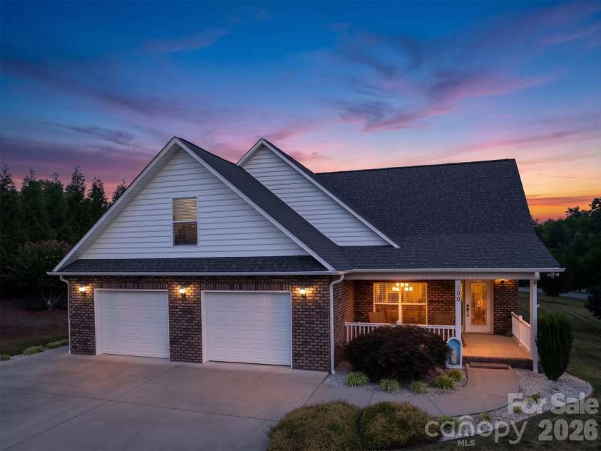100 Rivercliff Drive, Hudson, NC 28638.  MLS# CAR4403098, YatesRealty ID 48936. 