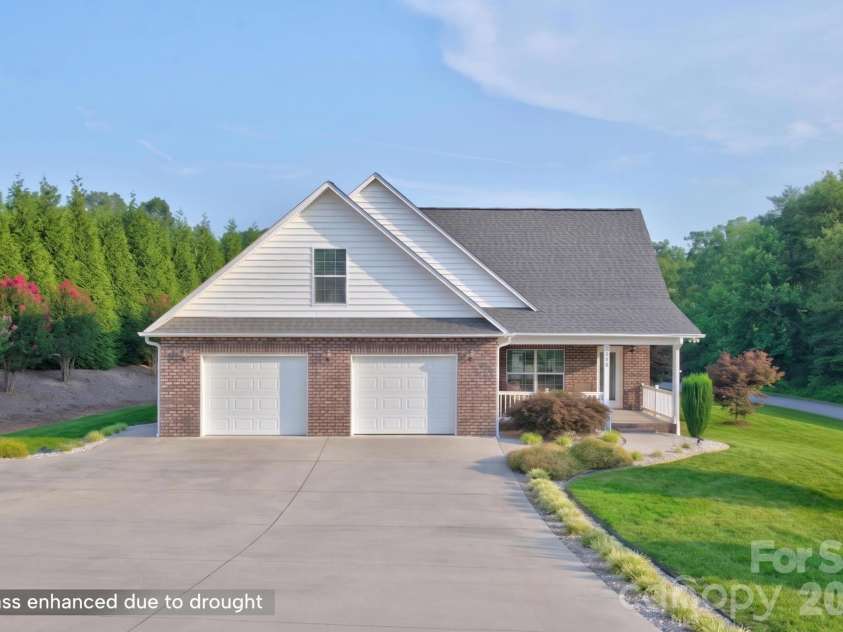 100 Rivercliff Drive, Hudson, NC 28638.  MLS# CAR4403098, YatesRealty ID 48936. 