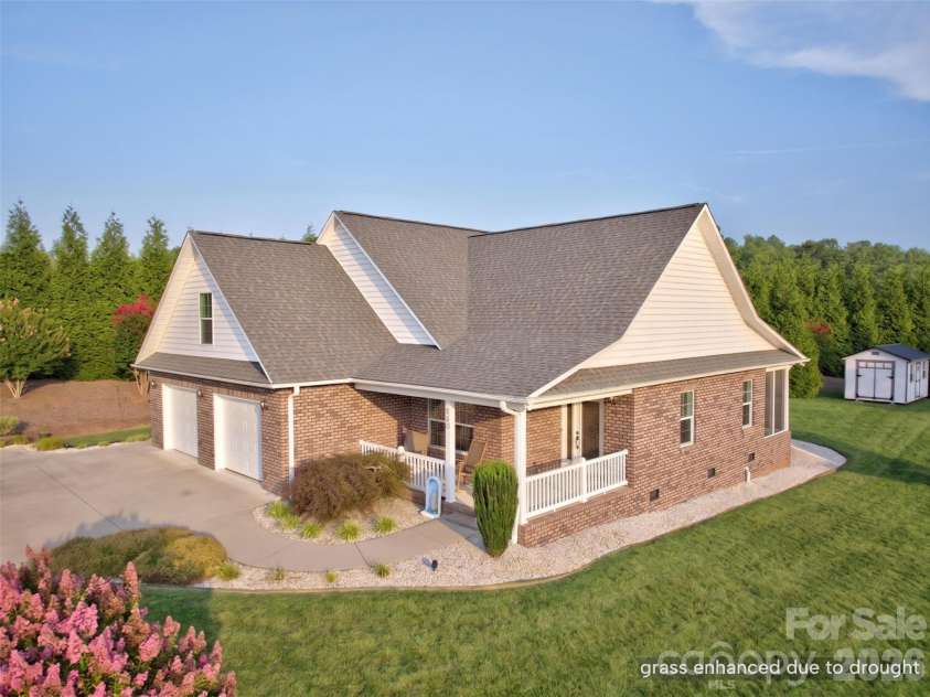 100 Rivercliff Drive, Hudson, NC 28638.  MLS# CAR4403098, YatesRealty ID 48936. 