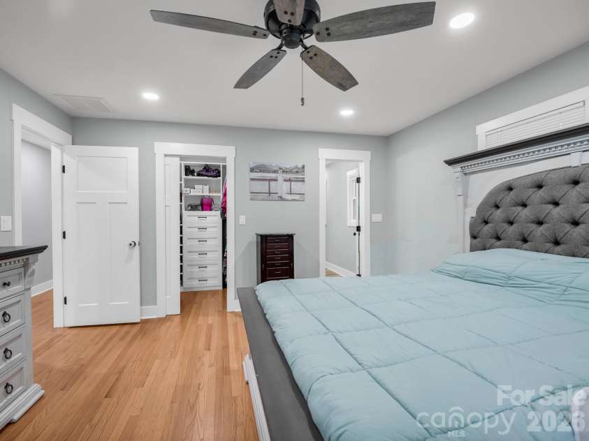 3208 Florida Drive, Hendersonville, NC 28792.  MLS# CAR4420340, YatesRealty ID 48937. Primary bedroom