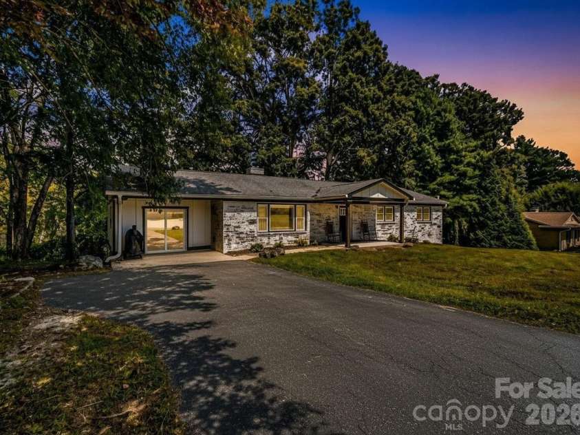 3208 Florida Drive, Hendersonville, NC 28792.  MLS# CAR4420340, YatesRealty ID 48937. Virtually enhanced