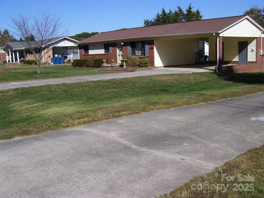 6434 Miller Road, Kannapolis, NC 28081.  MLS# CAR4221575, YatesRealty ID 4894. 