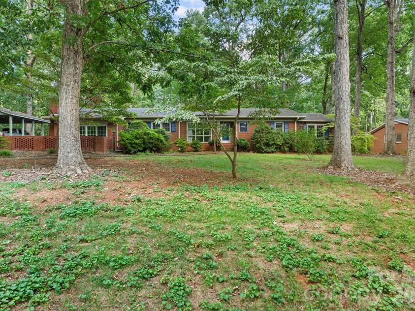 386 Broad Street, Denton, NC 27239.  MLS# CAR4421830, YatesRealty ID 48940. 