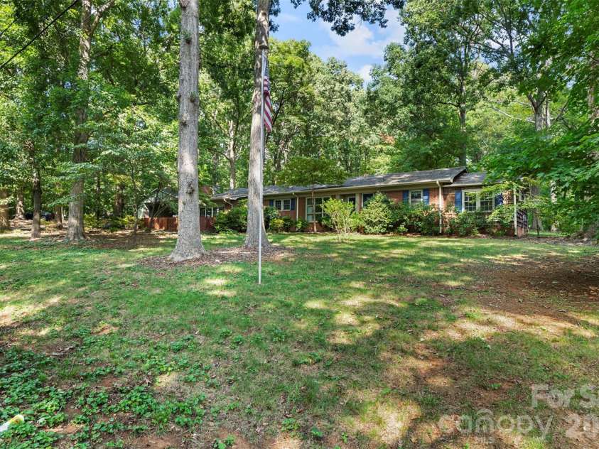 386 Broad Street, Denton, NC 27239.  MLS# CAR4421830, YatesRealty ID 48940. 