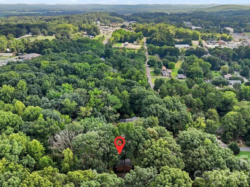 386 Broad Street, Denton, NC 27239.  MLS# CAR4421830, YatesRealty ID 48940. 