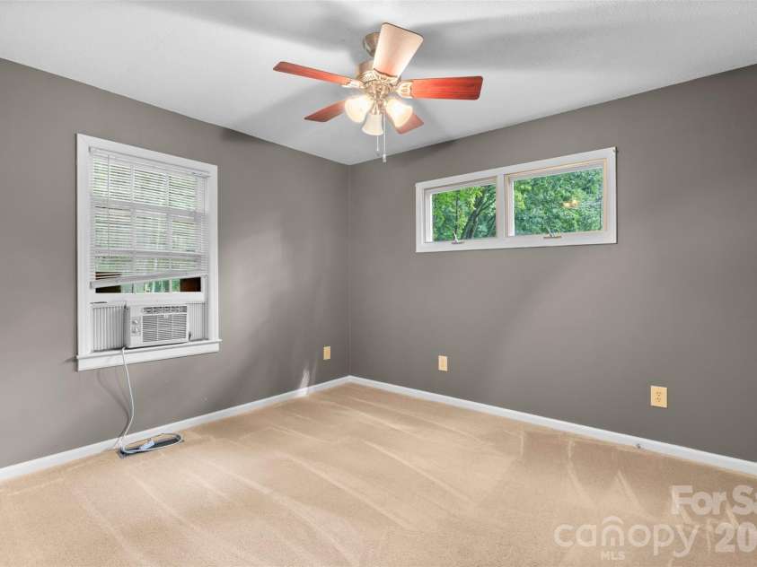 386 Broad Street, Denton, NC 27239.  MLS# CAR4421830, YatesRealty ID 48940. Bedroom 4