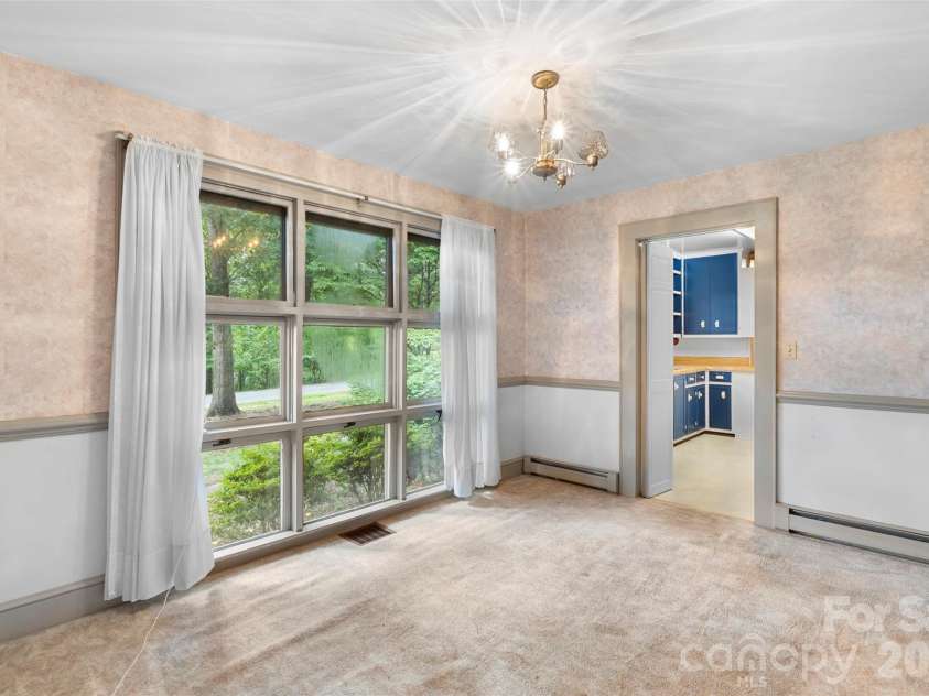 386 Broad Street, Denton, NC 27239.  MLS# CAR4421830, YatesRealty ID 48940. Dining Room