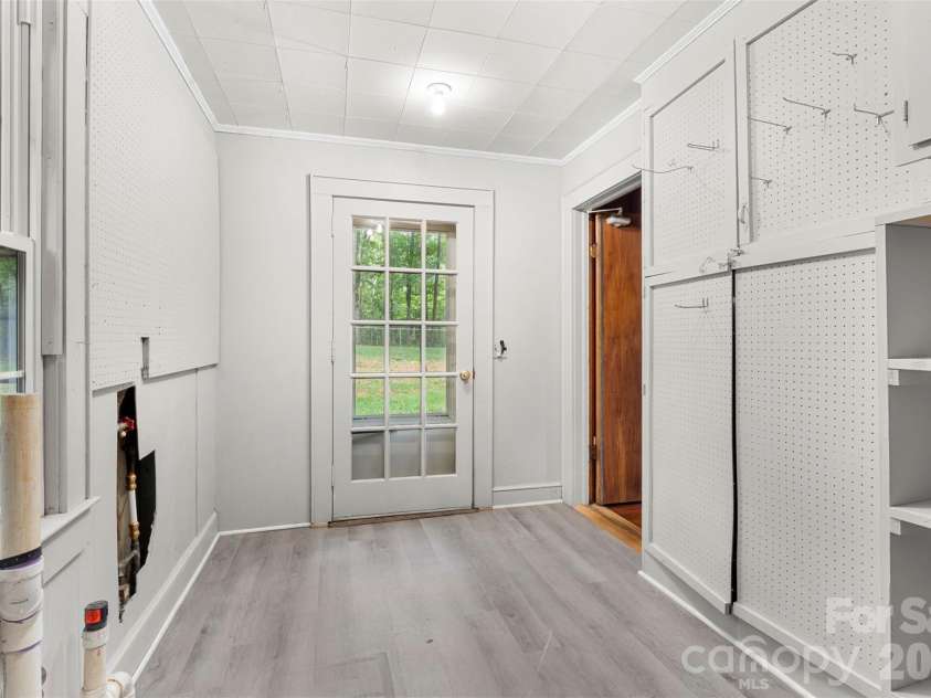 386 Broad Street, Denton, NC 27239.  MLS# CAR4421830, YatesRealty ID 48940. Laundry room
