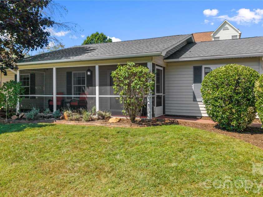 12 Sydney Lane, Asheville, NC 28806.  MLS# CAR4415588, YatesRealty ID 48941. 