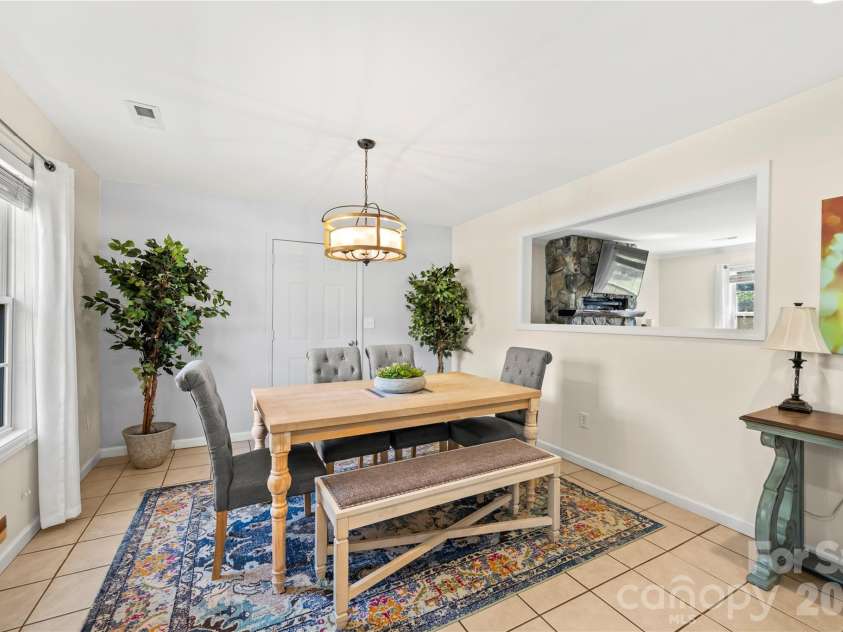 12 Sydney Lane, Asheville, NC 28806.  MLS# CAR4415588, YatesRealty ID 48941. 
