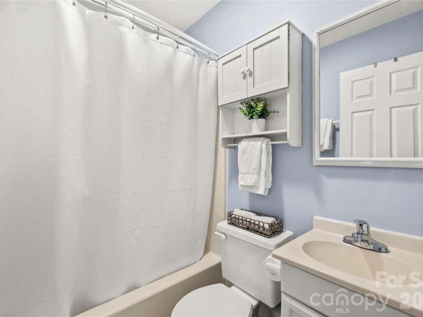 12 Sydney Lane, Asheville, NC 28806.  MLS# CAR4415588, YatesRealty ID 48941. 
