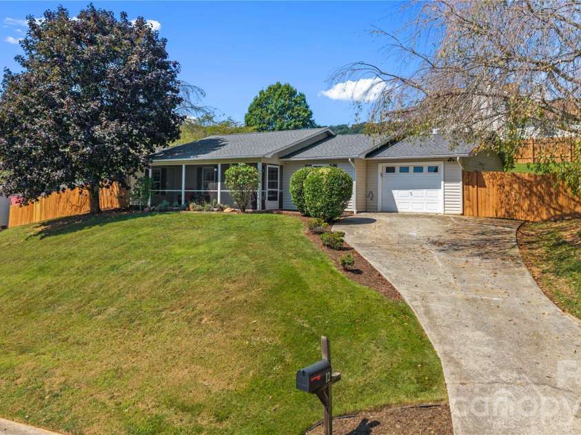 12 Sydney Lane, Asheville, NC 28806.  MLS# CAR4415588, YatesRealty ID 48941. 